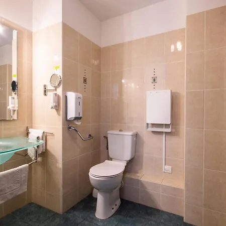 Notre Dame Hotel 3*