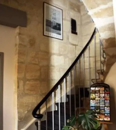 Notre Dame Hotel